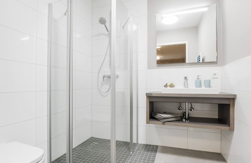 Ramersdorf Apartamento | Apartamento nuevo con aire acondicionado.