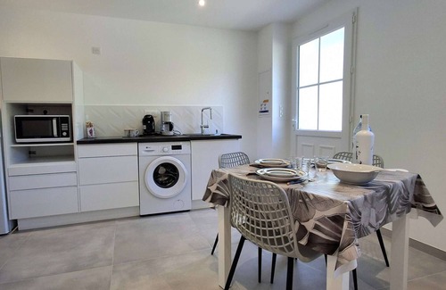 Santa-Maria-Poggio Apartamento | Apartamento nuevo con terraza en Santa Maria Poggio