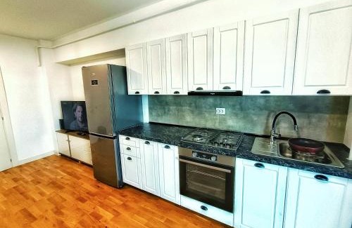 Iasi Apartamento | New Apartment near Airport with Shop and Free Parking
