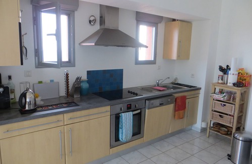 Cerbere Apartamento | Apartamento nuevo con espléndidas vistas al mar y piscina.