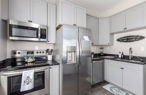 Marion Apartamento | New Apartments with views of Downtown Marion, NC!!