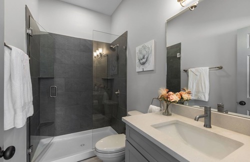 Marion Apartamento | New Apartments with views of Downtown Marion, NC!!