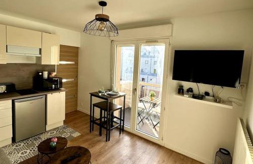 Bois Guillaume Apartamento | New appart avec balcon à Evry - Proche Paris - RER 5 min - Wifi