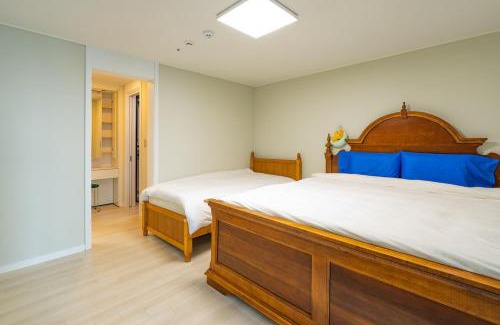 Haeundae Cama Y Desayuno | New Apt 34py 3min to Haeundae Beach LG StanbyMe & Styler Netflix & Sky Capsule