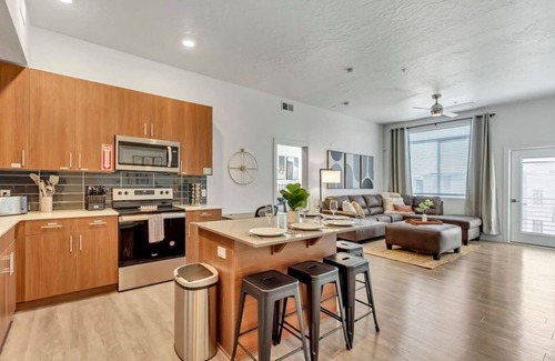 Clearfield Apartamento | New Apt - Gigabit Internet - Year-round Pool