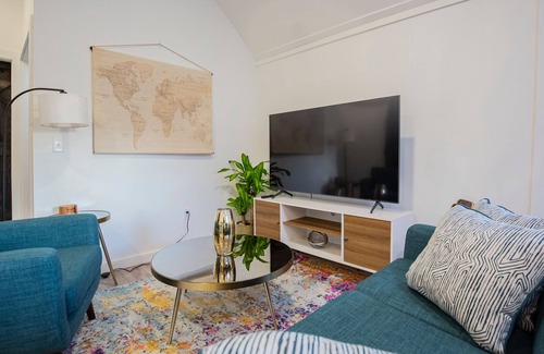 Lewiston Apartamento | New Apt with Modern Style- 5 mins from St Mary’s, Central Maine Med, and Bates