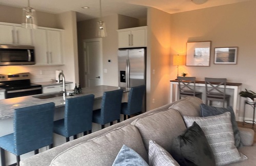 Waukee Casa | New Arrival 4 Bedroom Serenity w/Nature Views