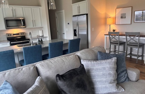 Waukee Casa | New Arrival 4 Bedroom Serenity w/Nature Views