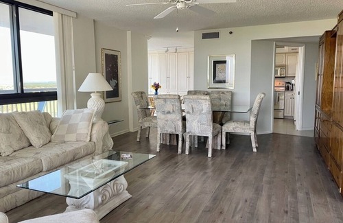 Fort Pierce Shores Condominio | NEW AVAILABILITY!! Luxury Oceanfront Condo 2 Bed/2 Bath North Hutchinson Island.