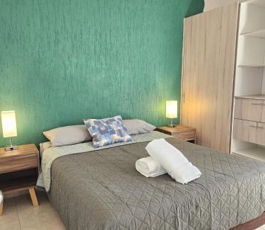 Jimenez Apartamento | New Bamboo Los Pirineos business and leisure