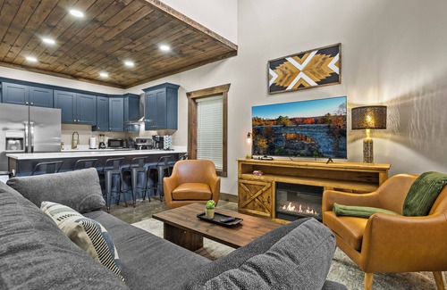 Stanton Casa | New Barndominium/12 Guest/2 Hot Tubs/2 Kitchens/2 Firepits