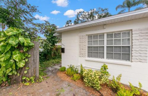 Palma Ceia Apartamento | NEW! Bayside Escape - Cozy Hideaway Near Bayshore Beautiful