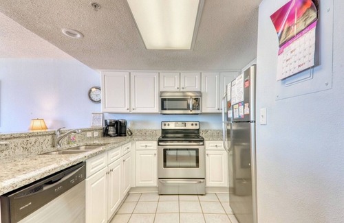 Crescent Beach Condominio | NEW Baywatch Renovated w/Direct Oceanfront Views!