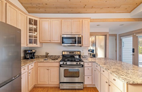 Lakeside Casa | NEW Beach Access with Pool, Hot Tub, Game Room, EV Charger level 2