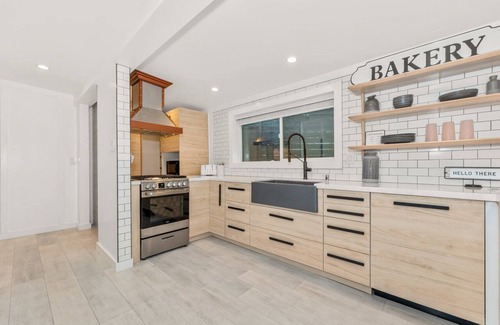 Fire Mountain Apartamento | New Beach Apartment w/ Yard