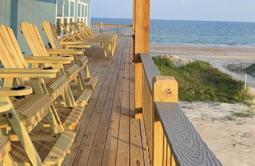 Gilchrist Casa | NEW Beach Front Home Away From Crowds- Seaside Sanctuary!