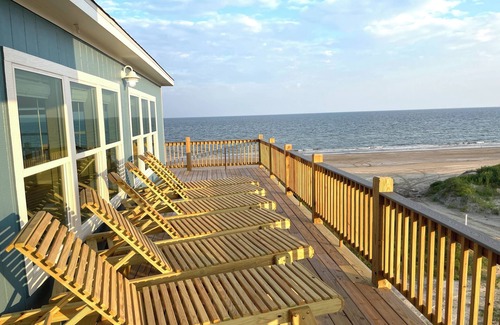 Gilchrist Casa | NEW Beach Front Home Away From Crowds- Seaside Sanctuary!
