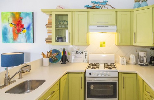 Marina Bay Apartamento | *New* Beach front newly renovated condo