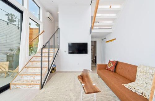 Ocean Beach Casa | New Beach House, Steps to Sand