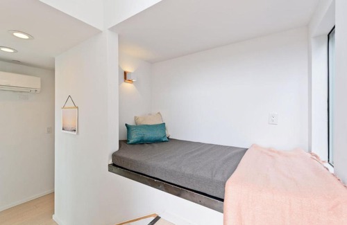 Ocean Beach Casa | New Beach House, Steps to Sand