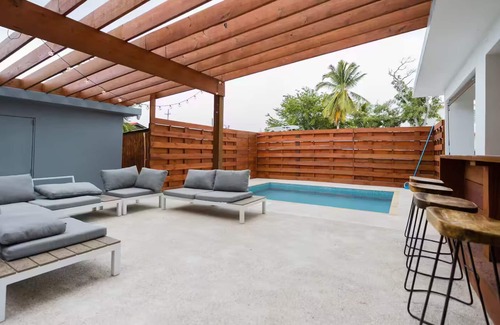 Aguirre Casa | NEW Beach, Restaurants and Pool 5 Bedrooms House