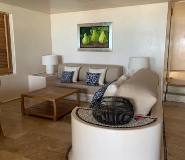 Ixtapa - Zihuatanejo Casa | New Beachfront Villa in Playa Blanca