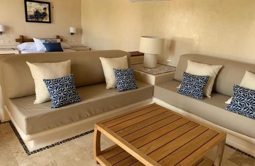 Ixtapa - Zihuatanejo Casa | New Beachfront Villa in Playa Blanca
