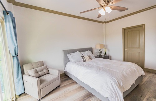Lakehills Casa | NEW! Beautiful Lake Front Home w/ Pool!