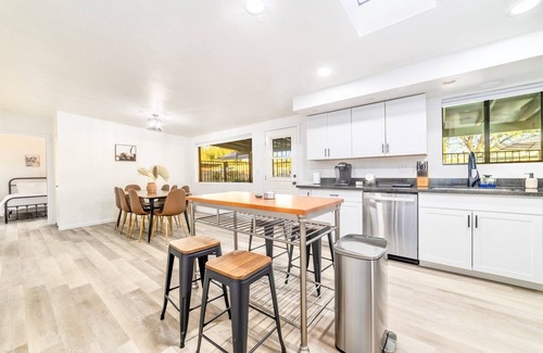 Tucson Casa | NEW Beautiful, Spacious Tucson OASIS 4BD/2.5BA, 11 Guests