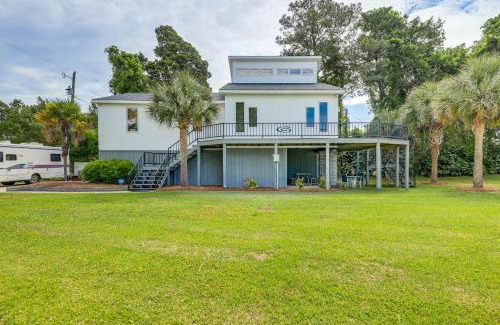New Bern Casa | New Bern Home with Water View about 6 Mi to Downtown!