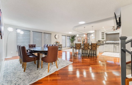 West Edmonton Casa | 🔥NEW ⭐️BEST TODAY⭐️ 4 Bedroom up to 8 people Home Close to WEM!