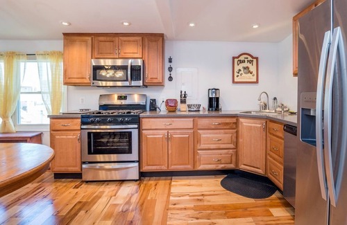 Midtown Ocean City Condominio | NEW, BIG 3 BEDROOM is OCEANblock, free parking, just a few steps to the beach.