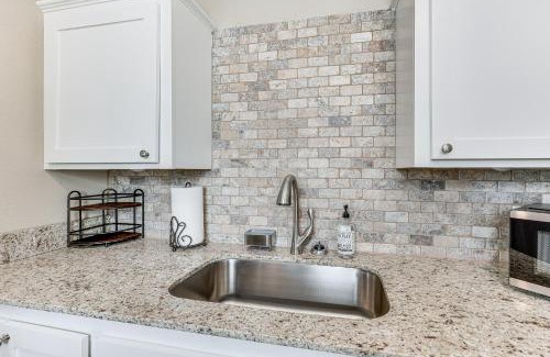 New Blaine Apartamento | New Blaine Studio - Walk to Lake Dardanelle!
