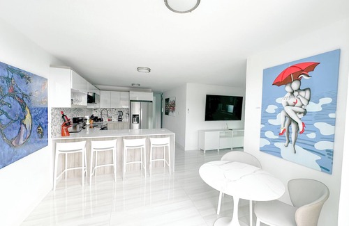 Pueblo Casa | New Boutique House with Pool near the Beach