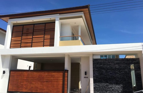 Ko Kaeo Villa | NUEVO A ESTRENAR Lujoso enorme 520 metros cuadrados. Villa con piscina privada con 4 dormitorios en la ciudad de Phuket