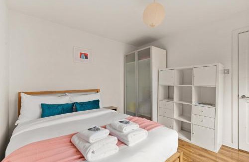 Shacklewell Casa | New! Bright 2BR Dalston House with Garden and BBQ