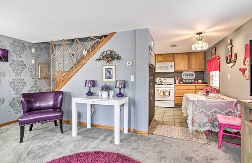 Brooklyn Cabaña | NEW! Bright Brooklyn Abode w/ Deck, Grill & Views!