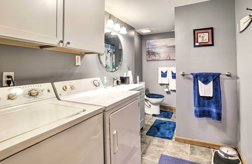 Brooklyn Cabaña | NEW! Bright Brooklyn Abode w/ Deck, Grill & Views!
