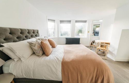 Bath Apartamento | New -Bright -Fresh - with parking & for electric cars