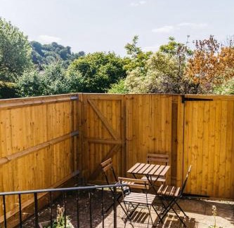 Bath Apartamento | New -Bright -Fresh - with parking & for electric cars