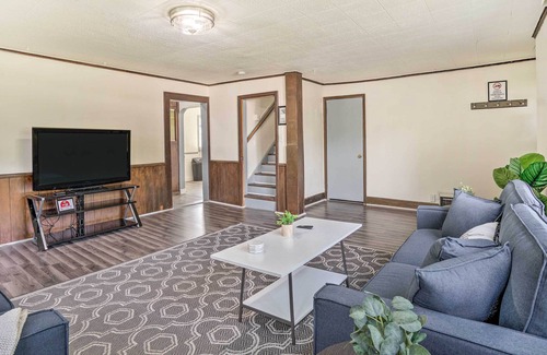 West St. Paul Casa | NEW! Bright St Paul Home w/ Grill, 3 Mi to Dtwn!