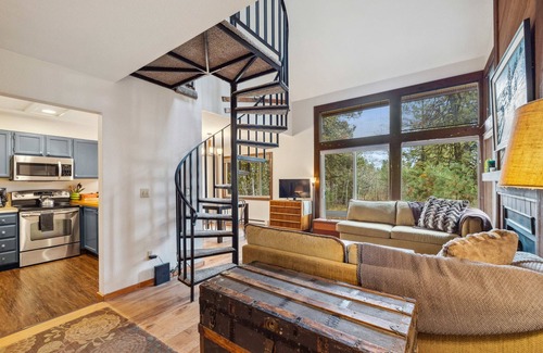 Bear Basin Estates Casa | New! Brundage Meadows 1 - Bright, cozy - 2story - wood stove - forest views - by trails, lake, town