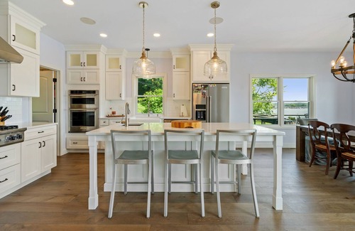Saratoga Springs Casa | New build 5-bedroom waterfront lake house in Saratoga Springs