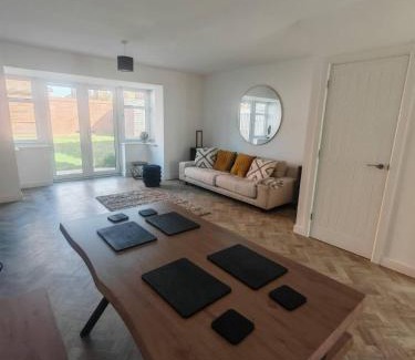 Wellingborough Casa | New Build - Free Parking - Wifi - Contractors