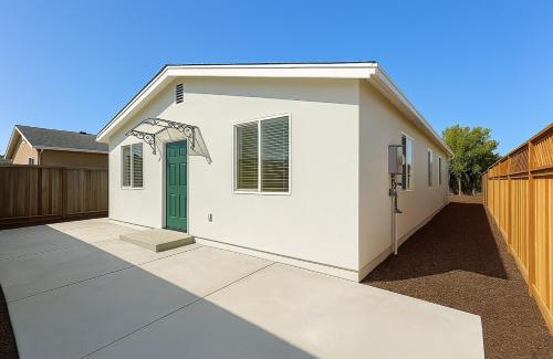 Sunnyvale Casa | New Build House Laundry Kitchen Airconditation