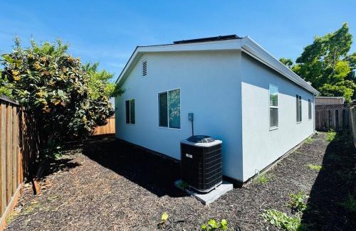 Sunnyvale Casa | New Build House Laundry Kitchen Airconditation