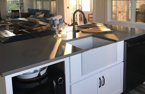 French Village Casa | Nueva construcción en 2020! Sunrise Lane Beach House