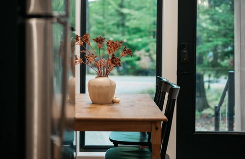 Glen Arbor Cabina | *New build in the heart of Glen Arbor*