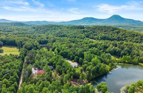 Cleveland Chalet De Esquí | New Build, Lake Fun, Near Helen