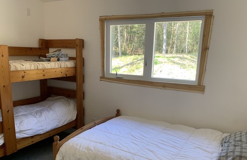 Cayamant Cabaña | New build Lakefront cottage with 117 Acres